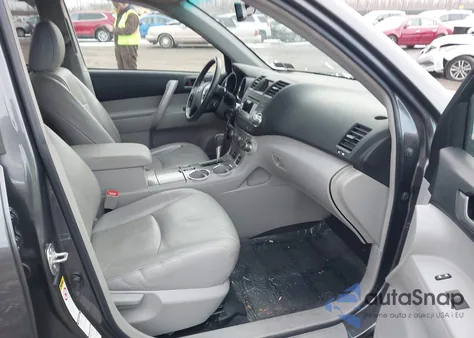 2012 Toyota Highlander Se V6 z USA, uszkodzony, nr VIN 5TDBK3EH2CS142967